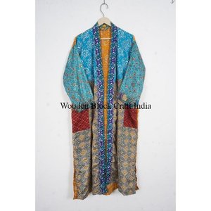 Robe longue d'été élégante en soie vintage, style kimono, imprimé floral multicolore, respirante, design indien bohème, vente en gros - Product Image 4