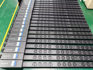 PDU de base pour montage en rack AV1P-STC112LA2 avec prises IEC C13, disjoncteur et indicateur de puissance LED pour armoire de serveur de centre de données - Product Image 6