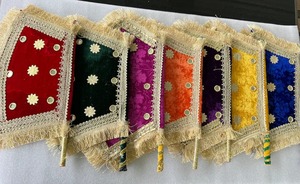Éventail à main en velours fait à la main, décoration de mariage indien, faveur de Mehndi, Punjabi Dholki Pankhi, éventail à main décoratif, cadeau - Product Image 2