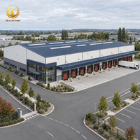 Entrepôt de fabrication de structures en acier, bâtiment industriel préfabriqué à grande portée avec bureaux et zones de chargement