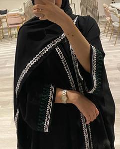 Abaya longue à manches longues en soie noire faite à la main, anti-rides, avec de belles broderies blanches, tenue de prière musulmane traditionnelle pour femmes adultes - Product Image 2
