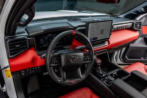 Toyota Sequoia TRD Pro 4WD d'occasion 2026 - Product Image 4