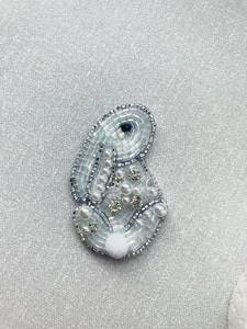 Bolso Bandolera Circular de Rafia Tejida a Crochet, Color Beige, Hecho a Mano, con Borla Boho y Llaveros Trenzados con Cuentas - Product Image 2