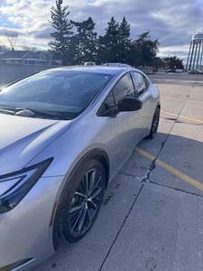 Voiture d'occasion de qualité abordable, Toyota Prius 2023, conduite à gauche - Product Image 3