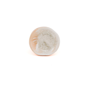 Bouton de tiroir en céramique crème blanche et pêche Poignée de meuble ronde aux tons doux - Product Image 1