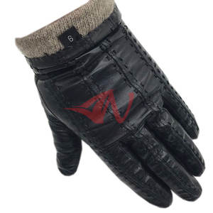 Gants de conduite en cuir de confort supérieur, conçus pour une conduite facile et un soutien longue durée au volant - Product Image 3