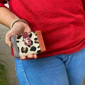 Pochette en fourrure de vache portefeuille décontracté élégant porte-cartes cheveux sur cuir petit porte-monnaie - Product Image 1