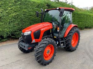 Tracteur agricole Kubota 95 CV 4 roues motrices avec cabine climatisée, doté de composants essentiels : roulement, moteur, pompe à engrenages, boîte de vitesses - Product Image 4