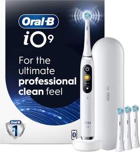 Cepillo de dientes eléctrico Oral-B iO Serie 9 con 4 cabezales de repuesto Oral-B, Blanco Alabastro - Product Image 1