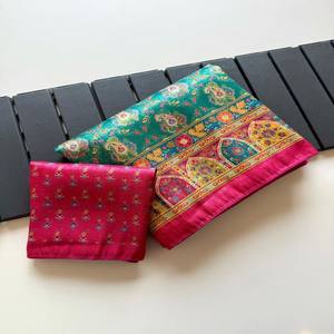 Sari en soie Softy Dola VASTRA COTTAGE avec tissage jacquard en zari pur, imprimé numérique pashmina, bordure en dori et pièce de chemisier assortie - Product Image 3