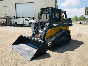 Découvrez la chargeuse compacte sur pneus Deere 325G, exceptionnellement puissante et fiable, avec moteur de pointe, en promotion à prix réduit. - Product Image 3