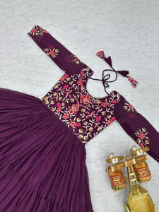Celebre su estilo con nuestro enorme patrón de estilo Día de San Valentín Vestido largo especial GEORGETTE con conjunto Dupatta - Product Image 5