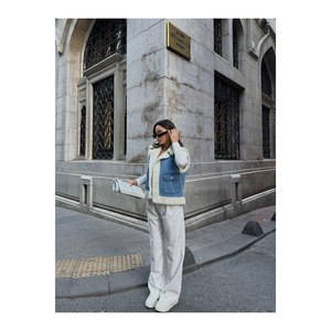 Gilet in Denim da donna con interno in pelliccia di orsacchiotto e gilet elegante tascabile - Product Image 4