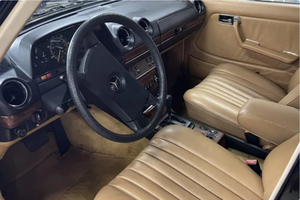 PRÊT À CONDUIRE - VÉHICULE D'OCCASION À VOLANT À GAUCHE |   Conduite à droite |   1985 MERCEDESSS-BENZZSSSSSSS 300D TURBO - Product Image 4