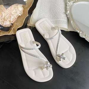 Sandalias de malla antideslizantes para mujer, estilo versátil, tendencia de moda de verano, para uso en exteriores, diseño atemporal. - Product Image 2