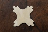 Aiguille en os naturel sculptée et polie, motif religieux d'ange de l'ère viking, design gravé carré, artisanat de haute qualité, véritable os de bœuf, respectueuse de l'environnement