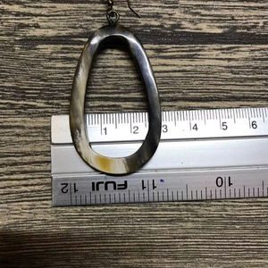 Boucles d'oreilles en corne de buffle pour filles, boucles d'oreilles pour femmes, bijoux en corne, corne naturelle pour femmes, haute qualité - Product Image 1