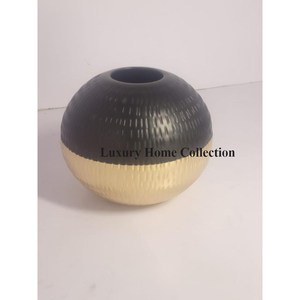 Jardinière et pots de fleurs décoratifs plaqués brillant de couleur or et argent, support de jardinière d'intérieur au design vintage et rustique fait à la main - Product Image 5