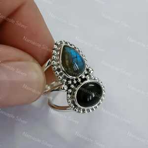 Bague en labradorite en argent sterling avec onyx noir : Bague artisanale à double pierre précieuse - Product Image 2