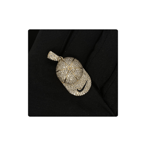 Colgante atemporal con forma de sombrero de oro amarillo de 18 quilates con diamante de corte redondo clásico para joyería nupcial de la India Colgantes y dijes finos - Product Image 1