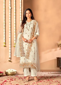 Hermosa moda última ropa ocasional buena calidad gasa de cristal con bordado Salwar traje proveedor indio para la venta - Product Image 6