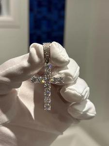 Collar con Colgante de Cruz con Incrustaciones de Diamantes, Joyería Hip Hop de Plata 925 con Moissanita VVS - Product Image 5