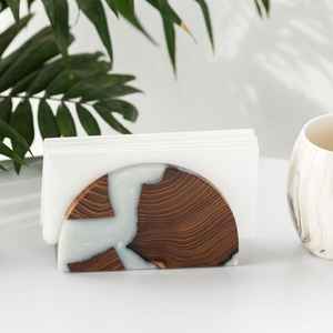 Porte-serviettes en bois et résine de qualité supérieure, accessoire de table à manger artisanal, élégant support à mouchoirs pour une décoration de table de luxe - Product Image 3