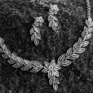 Conjunto de collar de filigrana de plata hecho a mano de alta calidad del proveedor indio directo elegante patrón geométrico joyero de boda clásico - Product Image 1