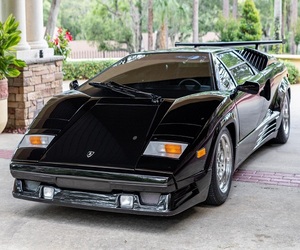 Offre exceptionnelle : Lamborghini Countach 1989, 25e anniversaire, prête à être expédiée - Product Image 1
