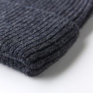 Gorro de Punto Acrílico de Alta Calidad, Estilo Nuevo, 100% Acrílico, Liso, con Logotipo Personalizado, Gorro de Invierno Cálido con Etiqueta de Cuero - Product Image 4