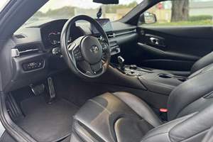 Auto Deportivo Compacto Usado 2023, 2 Puertas, Alto Rendimiento, Transmisión Automática, Asientos de Cuero, Cámara Trasera 360, Envío Inmediato - Product Image 2