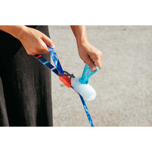Distributeur de sacs à déjections canines portable et écologique, transparent 2.0 + 1 rouleau, contrôle des odeurs renforcé, support en plastique au style épuré pour animaux de compagnie - Product Image 4