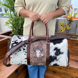 Factory Wholesale Fashionable Design Hand <b>Tooled</b> <b>Leather</b> Large Capacity Travel Bag Custom Genuine Cow <b>Leather</b> Unisex Duffle Bags - Product Image 4