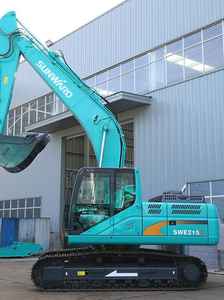 Para excavadora de orugas Sunward SWE 215F, motor Isuzu, cilindro hidráulico Eaton, las mejores marcas, engranaje de bomba central, rodamiento PLC - Product Image 5