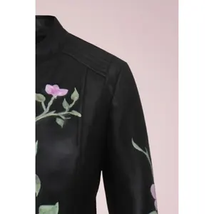 Blouson moto en cuir peint à la main pour femme, logo personnalisé, satin, cristal, fourrure brodée, polyester doux, coton, taille XL pour l'automne et l'hiver - Product Image 3