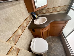 Caravane mobile d'occasion 2012 W-i-n-n-e-b-a-g-o S-i-g-h-t-s-e-e-r 33C, sortie d'usine, pour voyages - Product Image 4