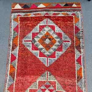 Tapis de 2,7 x 10 pieds, tapis turc vintage, tapis en laine rouge - Product Image 2