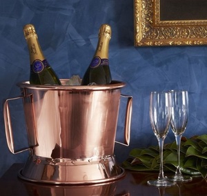 Elegante cubo de hielo de cobre hecho a mano para ocasiones festivas donde se necesita almacenamiento y exhibición de bebidas de primera calidad - Product Image 1