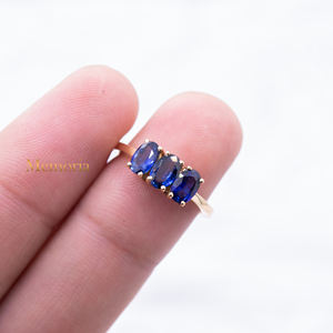 Preciosa forma ovalada zafiro azul piedra preciosa 18K oro amarillo sólido hecho a mano Anillos De Compromiso joyería para venta al por mayor - Product Image 4