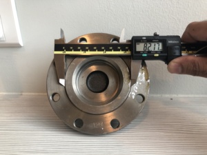 911B Pinion Flange 8 Holes 26 Teeth 68mm Bore Truck Spare Part Suitable for MB and TATA - Product Image 5