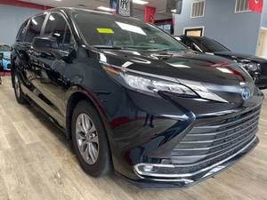 El precio al por mayor más barato Toyota Sienna XLE 7-Passenger Mini-Van Asientos de cuero Turbo Engine LHD y RHD Coche usado a la venta - Product Image 2