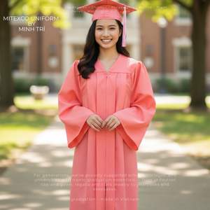 ¡MEJOR VALOR! Conjunto de vestido y gorra de graduación al por mayor MITEXCO | Coral University College Regalia | Vestido académico Premium Vietnam - Product Image 3