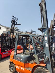 Chariot élévateur Heli 3,5 tonnes, mât à trois étages, 3,5 mètres, fonction de déplacement latéral, moteur diesel, pneus en mousse/pneumatiques, vitesse de déplacement de 16 km/h - Product Image 4