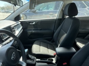 Kia Rio S V4 1.6L FWD 2019 Usado en Buen Estado - Product Image 4