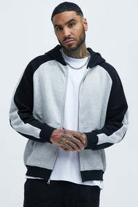 ชุดวอร์มผู้ชายผ้าโพลีเอสเตอร์แบบขายส่งสั่งทำได้  ชุดลำลองเรียบง่ายสำหรับวิ่งออกกำลังกาย อุ่น นุ่ม ระบายอากาศดี ชุดออกกำลังกายปักลายมีฮู้ด - Product Image 3