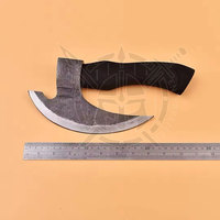 Hochwertiger Industrieller 7-Zoll Kohlenstoffstahl-Pizzaschneider mit Mini-Eschenholzgriff und Tomahawk-Kopf für Outdoor-Multifunktions-Pizza