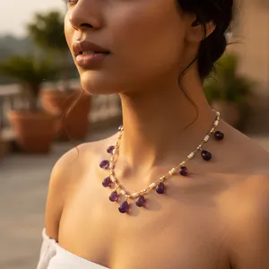 Collier pour femme en perles d'améthyste et de perles d'eau douce de style bohème vintage avec chaîne plaquée or, style religieux pour une fête ou un cadeau - Product Image 1