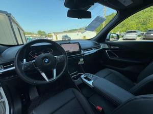 2024 Drive28i AWD เทอร์โบ เบาะหนัง ภายในสีอ่อน หลังคาซันรูฟแบบพาโนรามา ไมล์น้อย ราคาพร้อมส่ง มีรถในสต็อก พร้อมจัดส่ง - Product Image 5