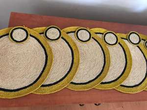 Set de table en raphia fait à la main de Madagascar ensemble de six artisanat naturel coloré pour la décoration de la maison, cadeau de table de salle à manger - Product Image 5