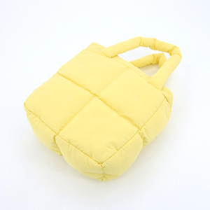 <span class=keywords><strong>2026</strong></span> 女式迷你软垫蓬松购物手提包 带绗缝的肩背包 - Product Image 4